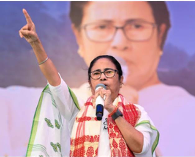 रामनवमी पर मुर्शिदाबाद में हुई झड़प के लिए ममता ने चुनाव आयोग को ठहराया जिम्मेदार रामनवमी पर मुर्शिदाबाद में हुई झड़प के लिए ममता ने चुनाव आयोग को ठहराया जिम्मेदार