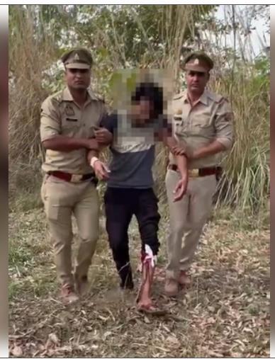 पुलिस मुठभेड़ में दो मांस तस्कर गिरफ्तार, 800 किलो अवैध बरामद मांस भेजा गया लैब पुलिस मुठभेड़ में दो मांस तस्कर गिरफ्तार, 800 किलो अवैध बरामद मांस भेजा गया लैब