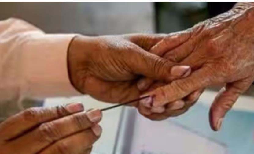 मध्य प्रदेश के पहले चरण के कम मतदान ने राजनीतिक दलों की चिंता बढ़ाई मध्य प्रदेश के पहले चरण के कम मतदान ने राजनीतिक दलों की चिंता बढ़ाई