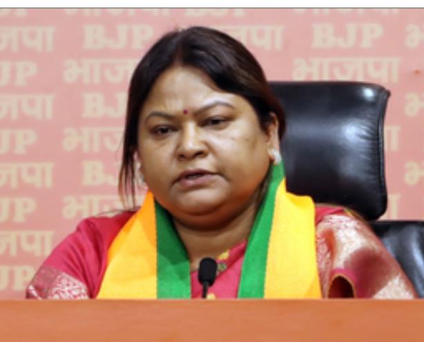 हेमंत सोरेन पर भाभी सीता सोरेन का हमला, पोस्टर शेयर करते हुए लिखा- झारखंड को नोच खाए जा !