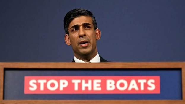 ब्रिटेन की संसद में पास हुआ शरणार्थियों को रवांडा भेजने वाला बिल