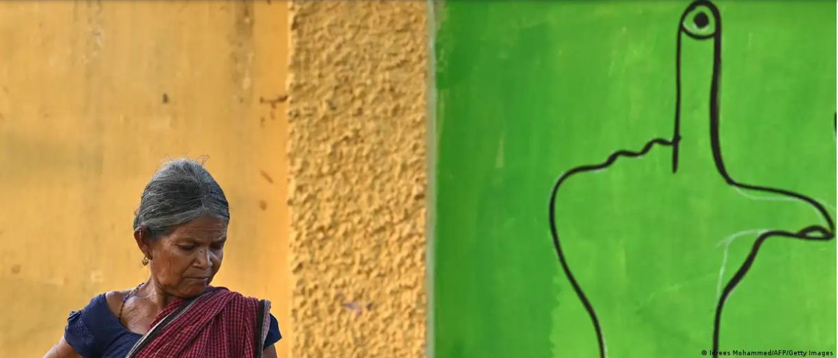 भारतः ईमानदार चुनावों के लिए क्या कर रही हैं टेक कंपनियां?