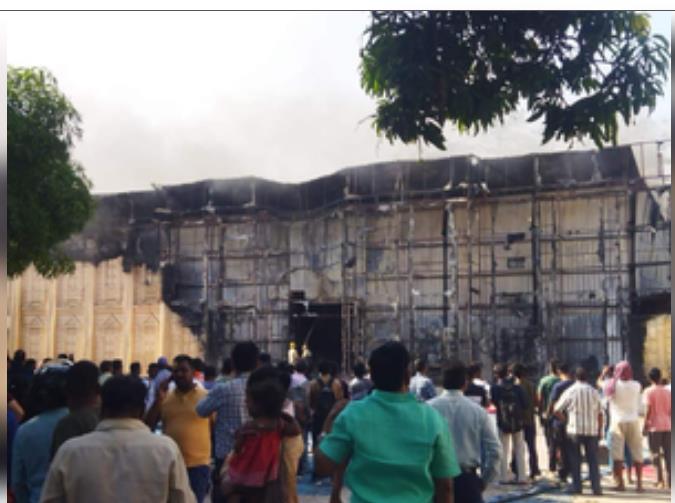 हजारीबाग के होटल में शादी समारोह के बाद लगी आग, करोड़ों का नुकसान हजारीबाग के होटल में शादी समारोह के बाद लगी आग, करोड़ों का नुकसान