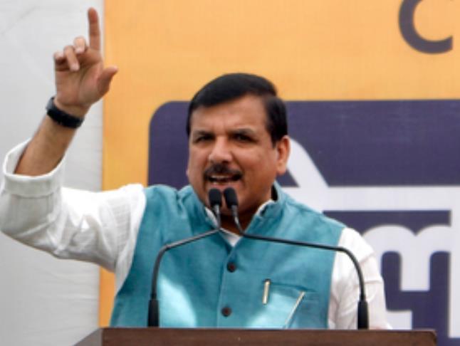 केजरीवाल की 24 घंटे निगरानी का आरोप लगाते हुए पीएम मोदी को संजय सिंह ने लिखा पत्र केजरीवाल की 24 घंटे निगरानी का आरोप लगाते हुए पीएम मोदी को संजय सिंह ने लिखा पत्र