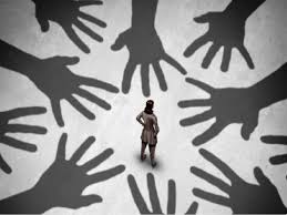 त्रासद स्त्रियों का शोषण नहीं, शोषण के बाद की चुप्पी है..