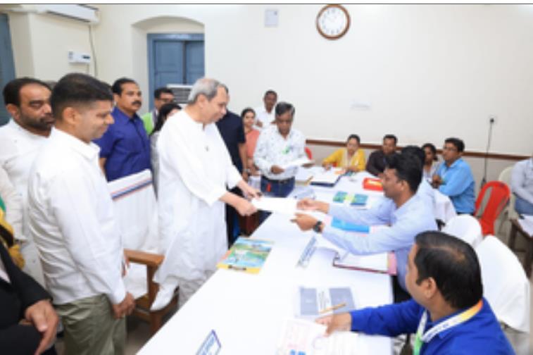 सीएम नवीन पटनायक ने हिंजिली विधानसभा सीट से दाखिल किया नामांकन सीएम नवीन पटनायक ने हिंजिली विधानसभा सीट से दाखिल किया नामांकन
