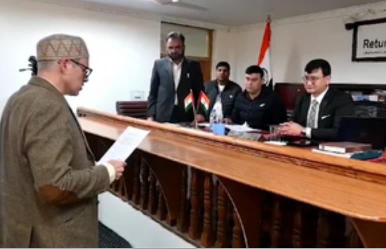उमर अब्दुल्ला ने बारामूला लोकसभा सीट से पर्चा भरा उमर अब्दुल्ला ने बारामूला लोकसभा सीट से पर्चा भरा