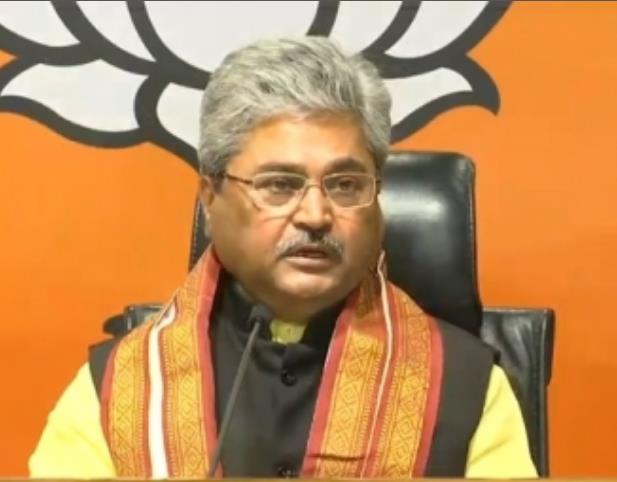 राहुल गांधी के रायबरेली से चुनाव लड़ने पर भाजपा का कटाक्ष, कहा - 'भाग राहुल भाग, सनातनी आ रहे हैं' राहुल गांधी के रायबरेली से चुनाव लड़ने पर भाजपा का कटाक्ष, कहा - 'भाग राहुल भाग, सनातनी आ रहे हैं'