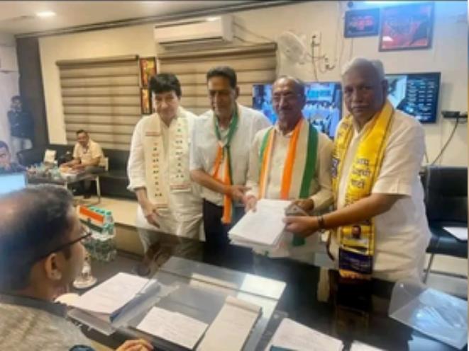 चांदनी चौक से कांग्रेस के जय प्रकाश अग्रवाल ने किया नामांकन, बीजेपी के प्रवीण खंडेलवाल से मुकाबला