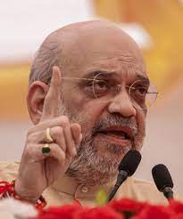मौजूदा चुनाव गरीब चाय वाले के बेटे और चांदी का चम्मच लेकर पैदा हुए राहुल के बीच है : अमित शाह मौजूदा चुनाव गरीब चाय वाले के बेटे और चांदी का चम्मच लेकर पैदा हुए राहुल के बीच है : अमित शाह