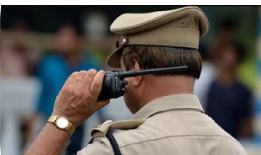 अहमदाबाद के स्कूलों को बम से उड़ाने की धमकी अहमदाबाद के स्कूलों को बम से उड़ाने की धमकी