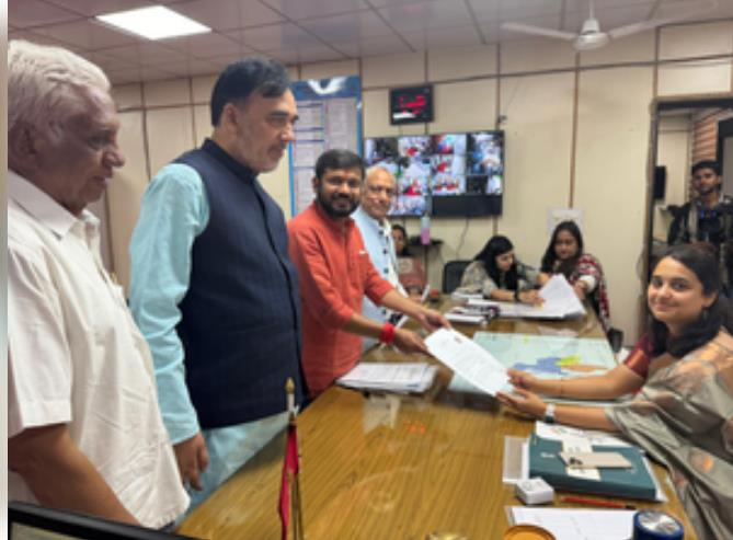 कांग्रेस प्रत्याशी कन्हैया कुमार ने भरा नामांकन, सभी धर्म गुरुओं से लिया आशीर्वाद कांग्रेस प्रत्याशी कन्हैया कुमार ने भरा नामांकन, सभी धर्म गुरुओं से लिया आशीर्वाद