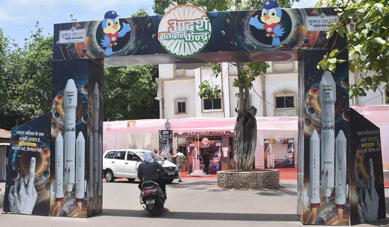 ‘छत्तीसगढ़’ का  संपादकीय :   कल वोट डालने से पहले वोटर को सोचना चाहिए..