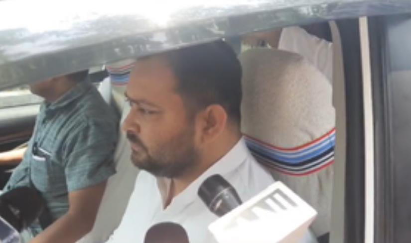 4 जून को एनडीए सरकार गिरने वाली है, पीएम मोदी घबराए हुए हैं : तेजस्वी यादव 4 जून को एनडीए सरकार गिरने वाली है, पीएम मोदी घबराए हुए हैं : तेजस्वी यादव