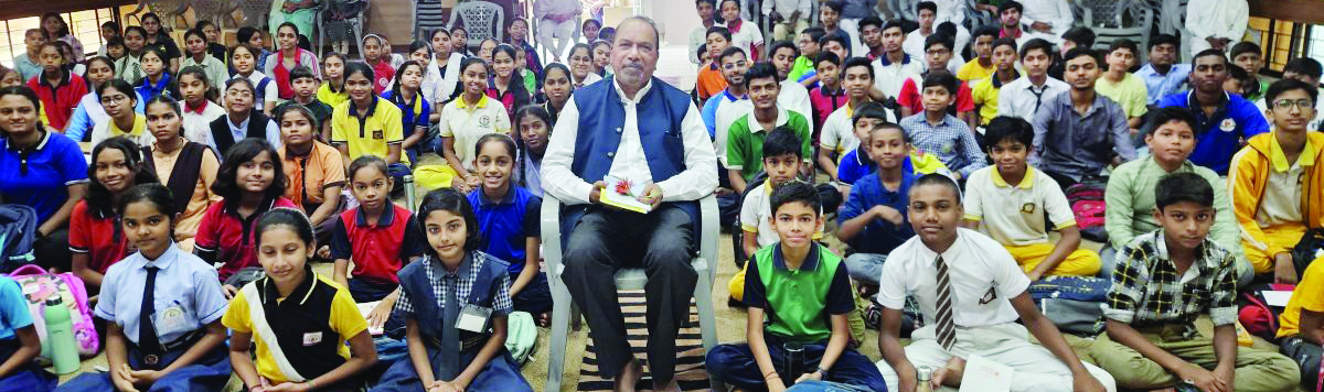 समर कैम्प में इन्जीनियर राव ने बच्चों में गणित की रूचि पैदा की