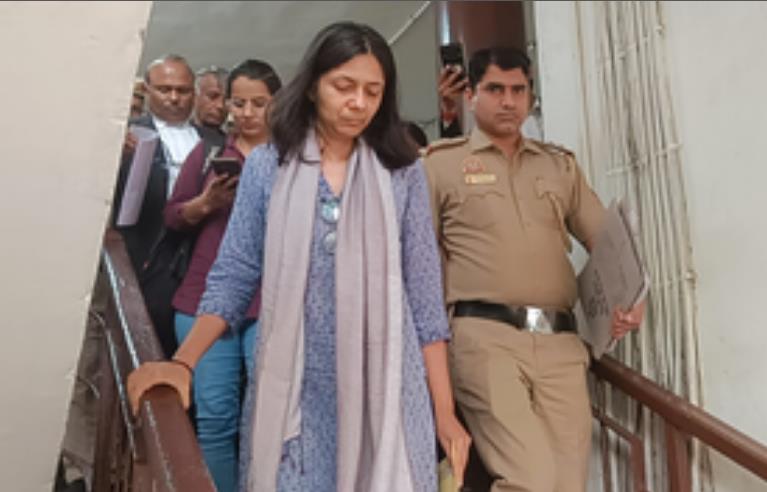 बयान दर्ज कराने तीस हजारी कोर्ट पहुंची स्वाति मालीवाल