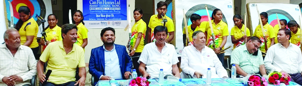 केन फिन होम्स लिमटेड ने दिए 12 लाख के तीरंदाजी उपकरण