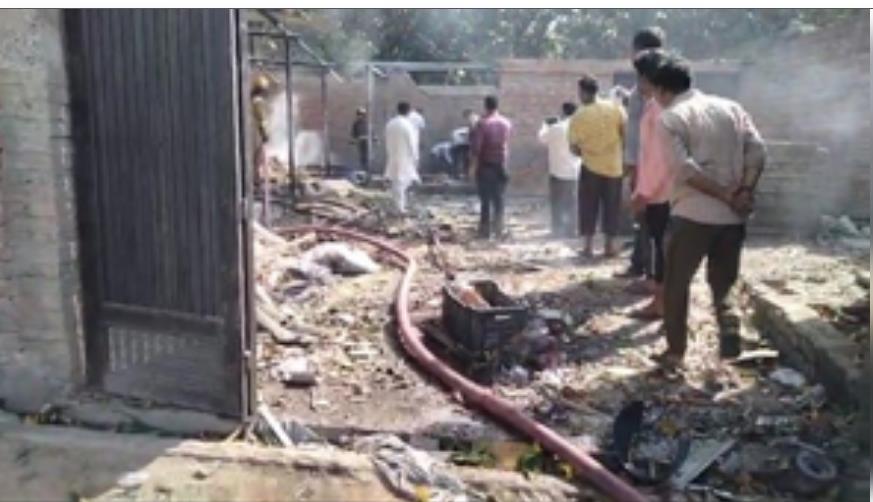 बिजनौर में पटाखा फैक्ट्री में लगी आग, एक की मौत, पांच लोग गंभीर रूप से झुलसे