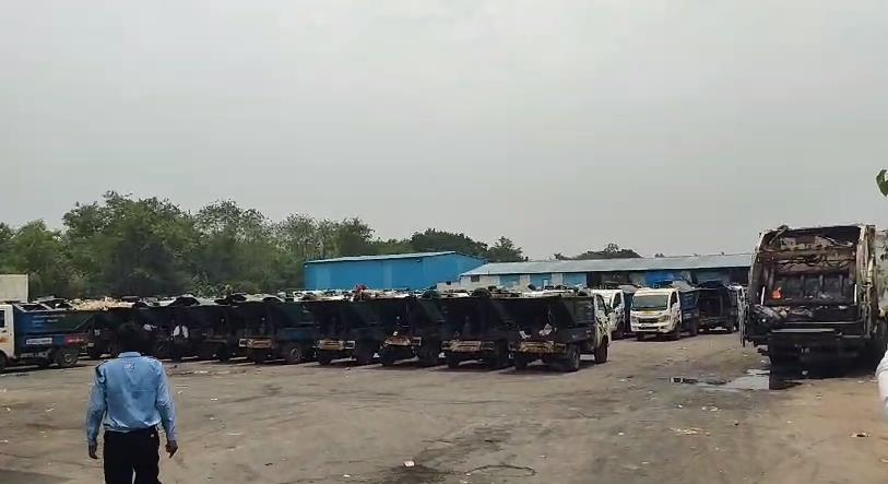 सफाई मित्र हड़ताल पर गए सफाई मित्र हड़ताल पर गए