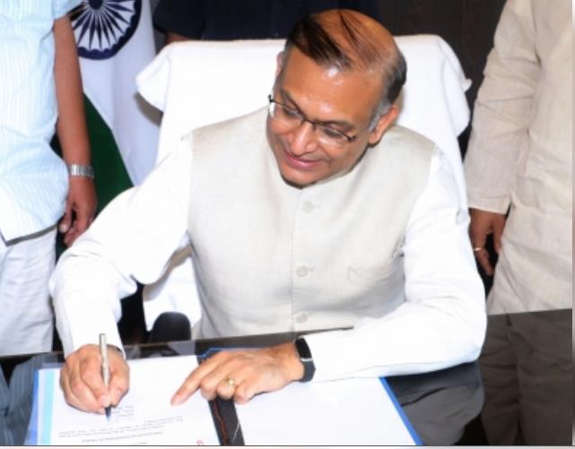 जयंत सिन्हा ने शो-कॉज नोटिस पर जताई हैरानी, कहा- पोस्टल बैलेट से दिया वोट, प्रचार के लिए पार्टी ने पूछा ही नहीं जयंत सिन्हा ने शो-कॉज नोटिस पर जताई हैरानी, कहा- पोस्टल बैलेट से दिया वोट, प्रचार के लिए पार्टी ने पूछा ही नहीं