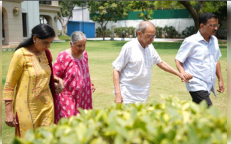 सीएम केजरीवाल का पीएम मोदी पर आरोप, कहा- 'मुझे तोड़ने के लिए मेरे बूढ़े मां-बाप को बनाया निशाना'