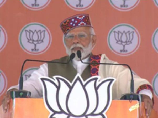 कांग्रेस की 'तालाबाज सरकार' ने भर्ती आयोग पर ताला लगाया: हिमाचल में मोदी