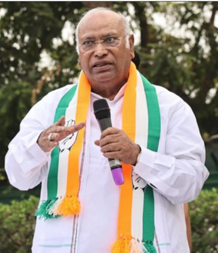 यह संविधान को सुरक्षित करने का संघर्ष है, मतदान करें : कांग्रेस अध्यक्ष