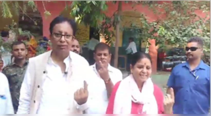 संजय जायसवाल और हिना शहाब ने वोट डाला, लोगों से की मतदान की अपील