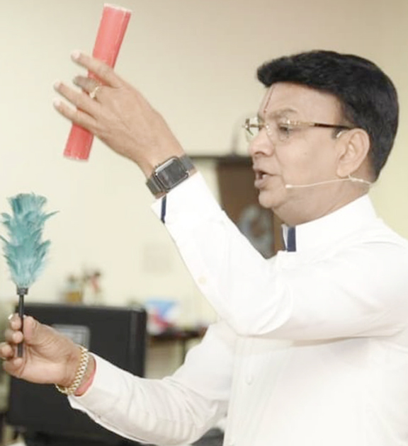 मैक सॉलिटेयर में महिलाओं की पर्सनेलिटी डेवलपमेंट ट्रेनिंग मैक सॉलिटेयर में महिलाओं की पर्सनेलिटी डेवलपमेंट ट्रेनिंग