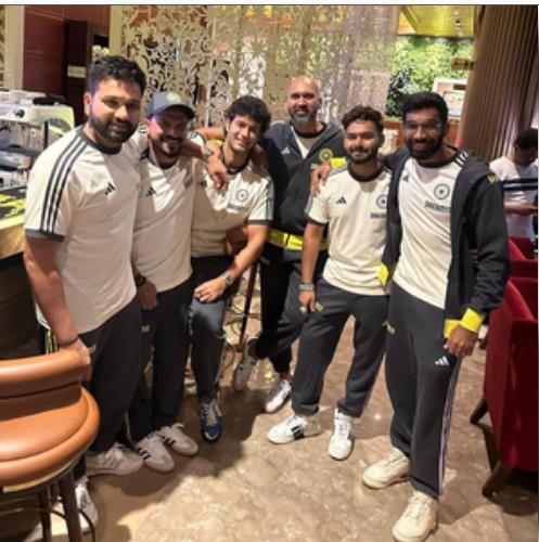 भारतीय टीम के कुछ सदस्य न्यूयॉर्क के लिए रवाना