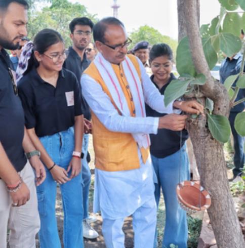 भोपाल के स्मार्ट पार्क में पक्षियों के लिए पानी का इंतजाम, शिवराज सिंह चौहान ने की खास अपील 