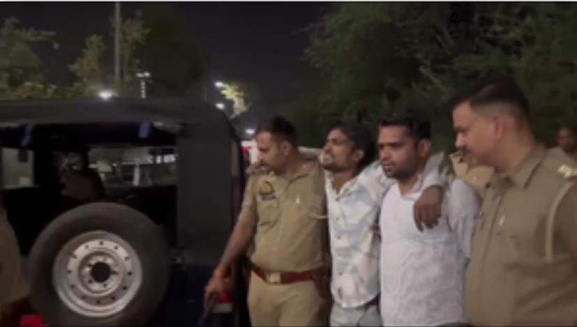 नोएडा में पुलिस और बदमाश के बीच मुठभेड़, चोरी का वाहन, अवैध हथियार बरामद नोएडा में पुलिस और बदमाश के बीच मुठभेड़, चोरी का वाहन, अवैध हथियार बरामद