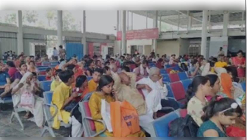 रामनगरी अयोध्या में भीषण गर्मी का कहर, श्रद्धालुओं के लिए किए गए खास इंतजाम रामनगरी अयोध्या में भीषण गर्मी का कहर, श्रद्धालुओं के लिए किए गए खास इंतजाम