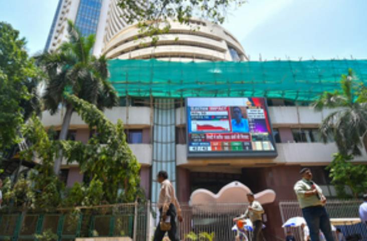आरबीआई पॉलिसी से बाजार को मिला सहारा, सेंसेक्स 1,618 अंक बढ़कर बंद आरबीआई पॉलिसी से बाजार को मिला सहारा, सेंसेक्स 1,618 अंक बढ़कर बंद