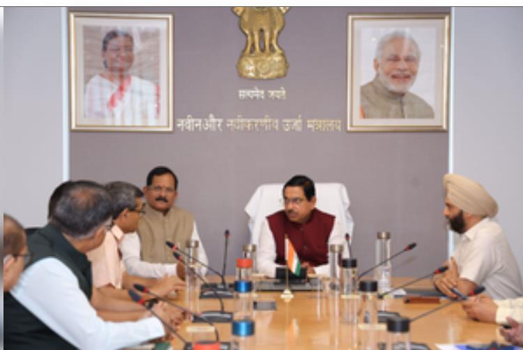 नवीकरणीय ऊर्जा पहल को आगे बढ़ाने के लिए प्रतिबद्ध सरकार : प्रह्लाद जोशी नवीकरणीय ऊर्जा पहल को आगे बढ़ाने के लिए प्रतिबद्ध सरकार : प्रह्लाद जोशी