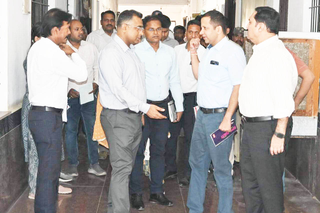 बलौदाबाजार हिंसा, 200 गिरफ्तारियां, कलेक्टर-एसपी का तबादला बलौदाबाजार हिंसा, 200 गिरफ्तारियां, कलेक्टर-एसपी का तबादला