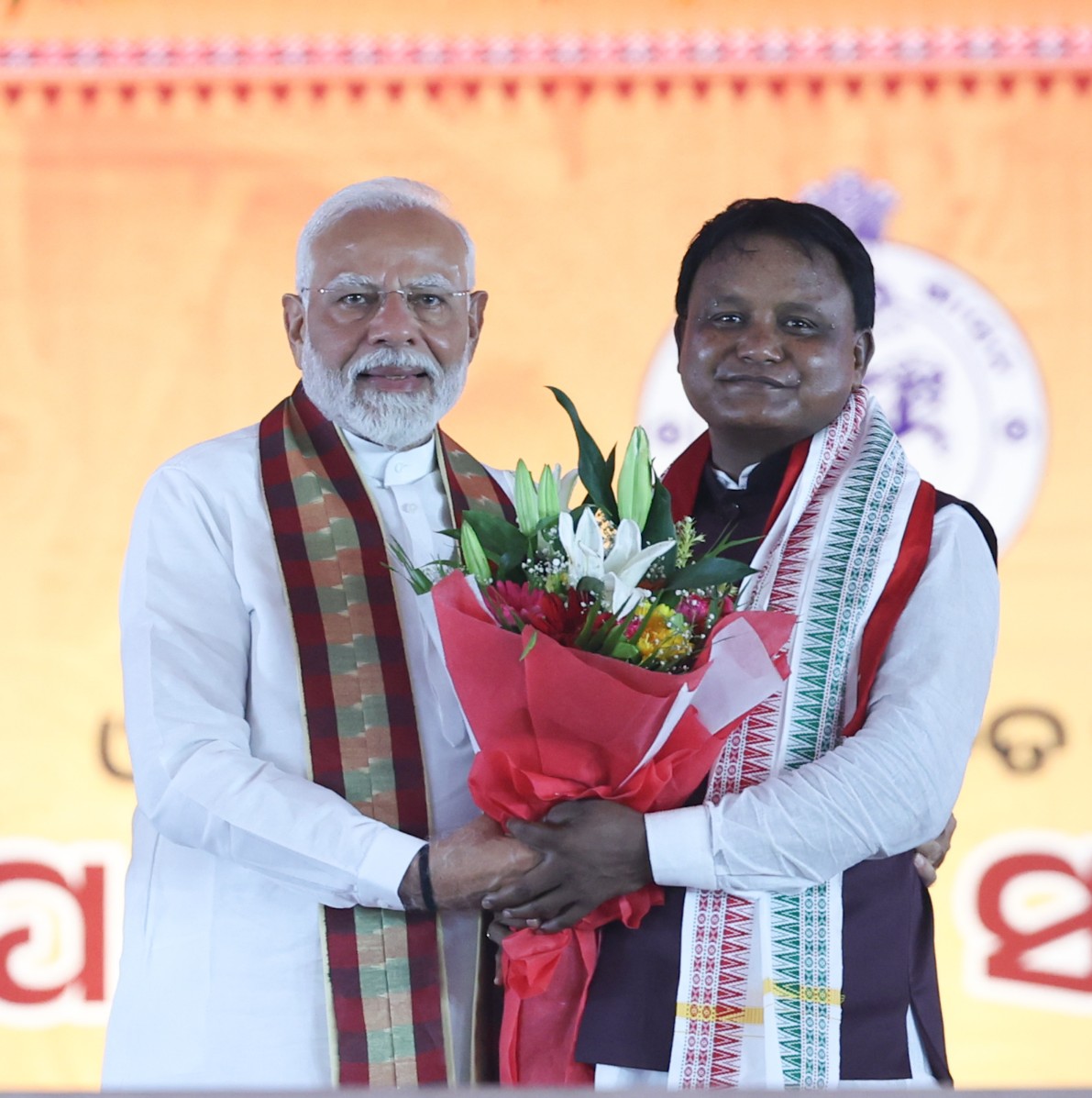 भाजपा के आदिवासी नेता मोहन माझी ने ओडिशा के मुख्यमंत्री पद की शपथ ली भाजपा के आदिवासी नेता मोहन माझी ने ओडिशा के मुख्यमंत्री पद की शपथ ली