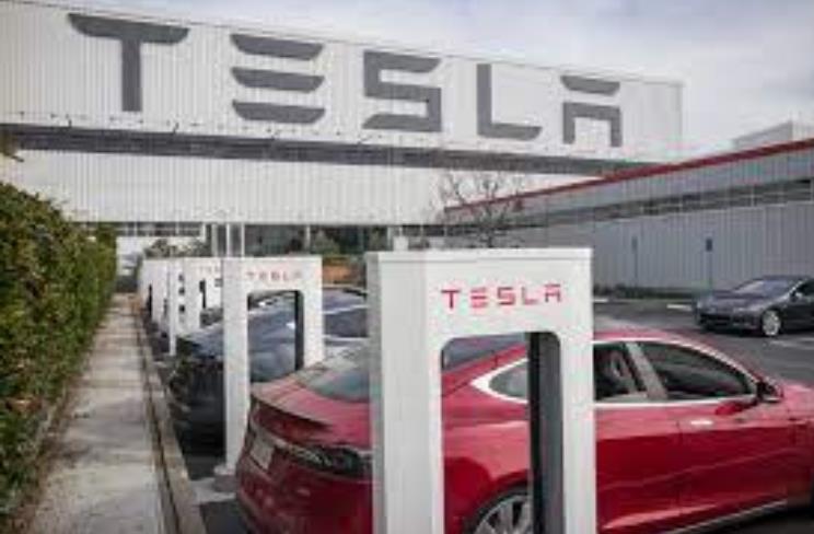 टेस्ला शेयरधारकों ने मंजूर किया मस्क के लिए 56 अरब डॉलर का पे पैकेज 