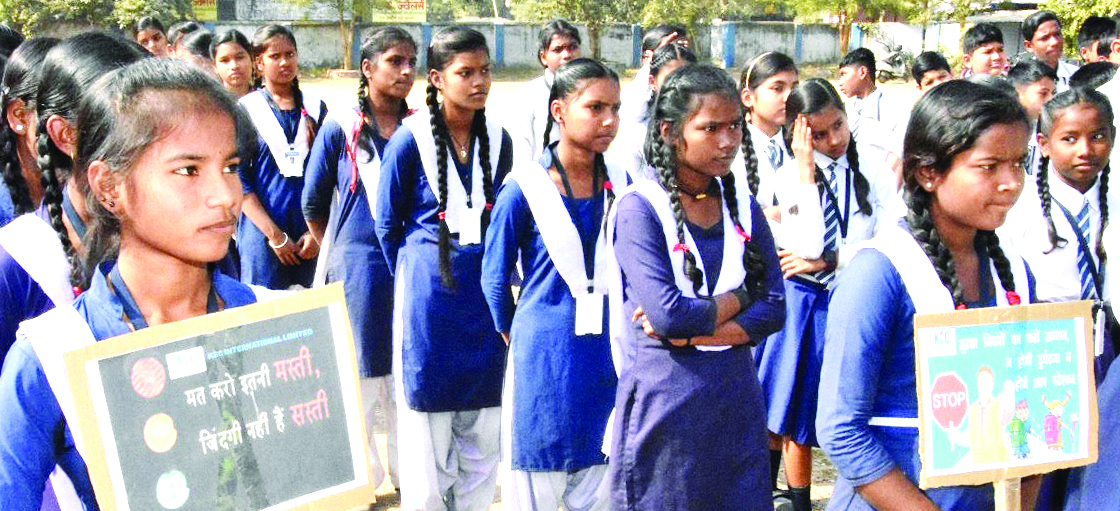 समुदाय की सुरक्षा के लिए सडक़ सुरक्षा संस्कृति को बढ़ावा देने बालको कर रहा है अनेक प्रयास समुदाय की सुरक्षा के लिए सडक़ सुरक्षा संस्कृति को बढ़ावा देने बालको कर रहा है अनेक प्रयास