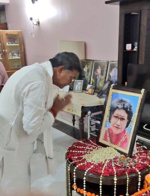 सिंहदेव के घर पहुंचे महंत सिंहदेव के घर पहुंचे महंत