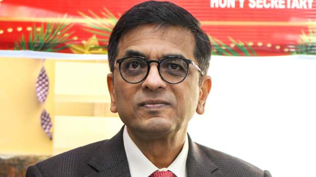 सीजेआई और साथी न्यायाधीश 10वें अंतरराष्ट्रीय योग दिवस में भाग लेंगे सीजेआई और साथी न्यायाधीश 10वें अंतरराष्ट्रीय योग दिवस में भाग लेंगे
