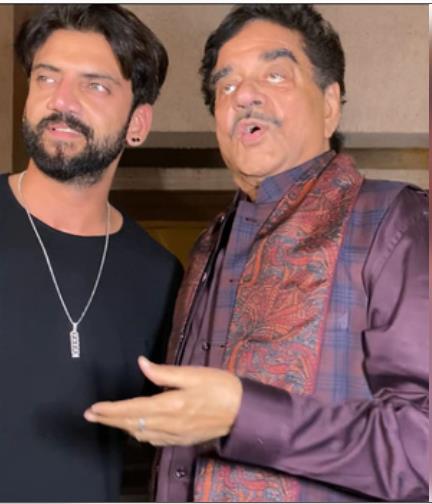 बेटी सोनाक्षी की शादी से पहले होने वाले दामाद जहीर से मिले शत्रुघ्न सिन्हा, लगाया गले बेटी सोनाक्षी की शादी से पहले होने वाले दामाद जहीर से मिले शत्रुघ्न सिन्हा, लगाया गले