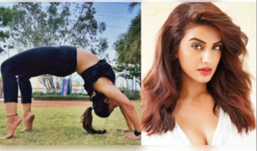 अंतरराष्ट्रीय योग दिवस पर अक्षरा सिंह ने शेयर की फोटो, धनुरासन करती आईं नजर