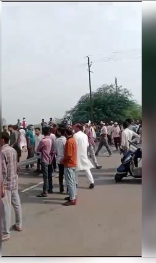 गाजियाबाद में तीन लोगों को मारी गई गोली, दो की मौत और एक घायल गाजियाबाद में तीन लोगों को मारी गई गोली, दो की मौत और एक घायल