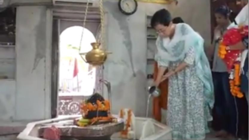 आतिशी के अनिश्चितकालीन अनशन का दूसरा दिन, कहा- पानी मिलने तक जारी रहेगा अनशन आतिशी के अनिश्चितकालीन अनशन का दूसरा दिन, कहा- पानी मिलने तक जारी रहेगा अनशन