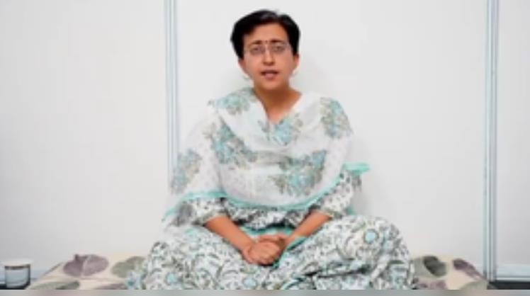 'आतिशी दोपहर और रात को गायब हो जाती हैं', अनशन पर भाजपा ने खड़े किए सवाल 'आतिशी दोपहर और रात को गायब हो जाती हैं', अनशन पर भाजपा ने खड़े किए सवाल