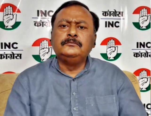 मायावती ने साम्प्रदायिक ताकतों के सामने सरेंडर कर दिया : सुरेंद्र राजपूत मायावती ने साम्प्रदायिक ताकतों के सामने सरेंडर कर दिया : सुरेंद्र राजपूत