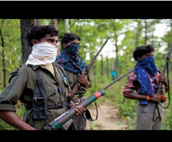 झारखंड के पलामू में कन्स्ट्रक्शन साइट पर नक्सलियों का हमला, तीन गाड़ियां फूंकी झारखंड के पलामू में कन्स्ट्रक्शन साइट पर नक्सलियों का हमला, तीन गाड़ियां फूंकी