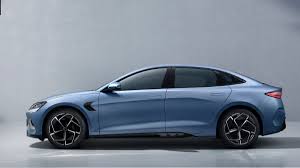 इलेक्ट्रिक कार की बैटरी चार मिनट और 37 सेकंड में 80 फ़ीसदी तक चार्ज हुई