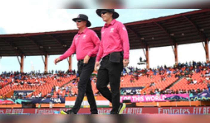 भारत-द. अफ्रीका मुकाबले पर बारिश का साया, मैच धुला तो किसे मिलेगी ट्रॉफी? 